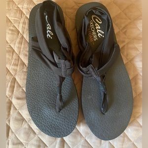 Skechers Womens yoga scandal